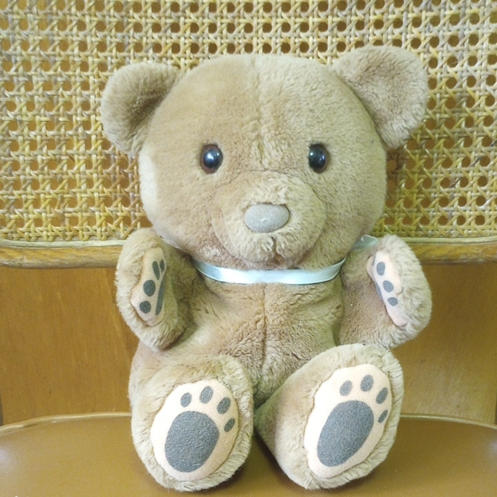 Dakin Brown Plush Teddy Bear Puppet/ Stuffed Animal.  Vintage 1985